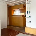 Peaceful Flat In Central Paris